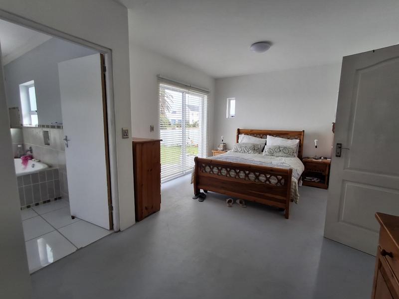 4 Bedroom Property for Sale in Lampiesbaai Western Cape